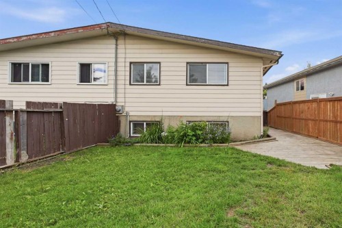 15 Doverville Way Se, Calgary, AB - Outdoor With Exterior