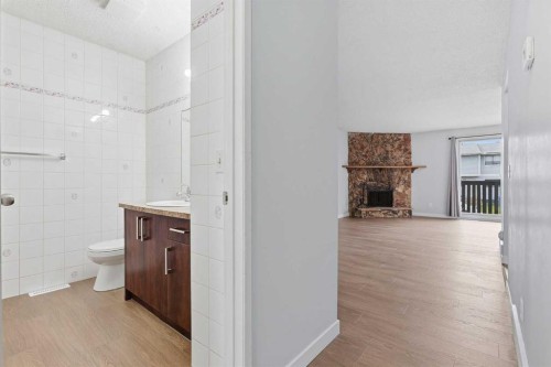 15 Doverville Way Se, Calgary, AB - Indoor Photo Showing Bathroom