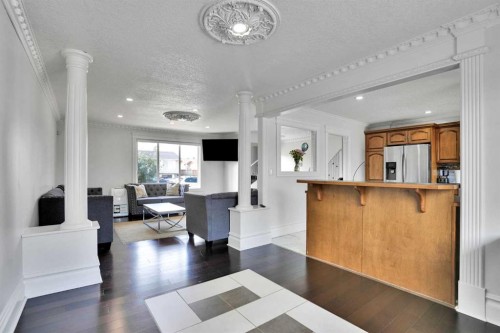 212 Pinetree Place Ne, Calgary, AB - Indoor Photo Showing Kitchen