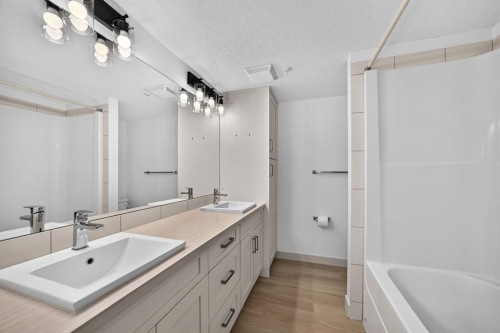 2105-450 Sage Valley Drive Nw, Calgary, AB - Indoor Photo Showing Bathroom