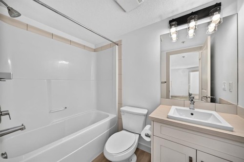 2105-450 Sage Valley Drive Nw, Calgary, AB - Indoor Photo Showing Bathroom