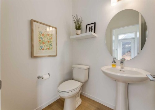 71 Seton Gardens Se, Calgary, AB - Indoor Photo Showing Bathroom