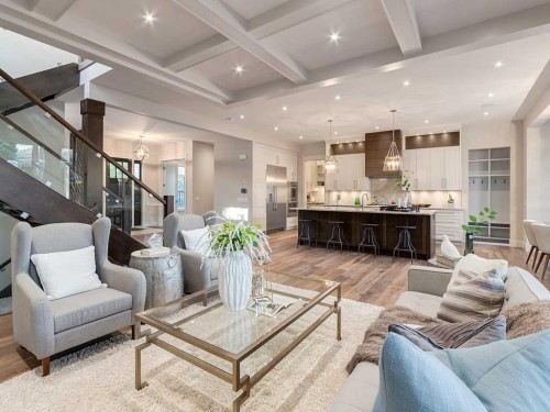 3308 Rutland Road Sw, Calgary, AB - Indoor Photo Showing Living Room