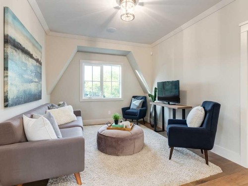 3308 Rutland Road Sw, Calgary, AB - Indoor Photo Showing Other Room