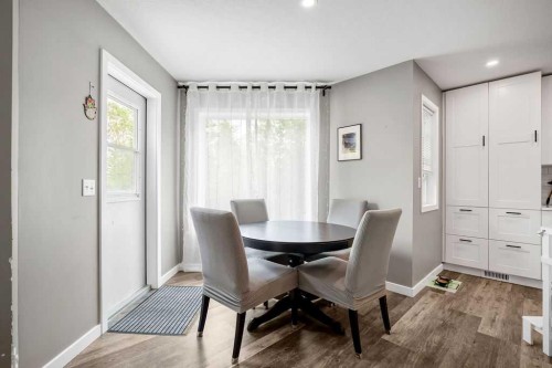 141 Somerset Circle Sw, Calgary, AB - Indoor Photo Showing Dining Room
