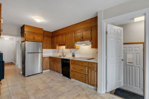 254 Hendon Drive Nw, Calgary, AB - Indoor Photo Showing Kitchen