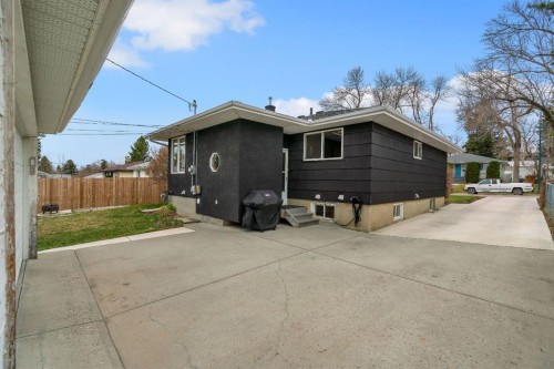 254 Hendon Drive Nw, Calgary, AB - Outdoor With Exterior