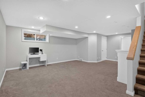 79 Autumn Green Se, Calgary, AB - Indoor Photo Showing Other Room