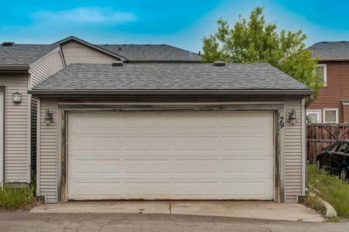 79 Autumn Green Se, Calgary, AB - Outdoor With Exterior