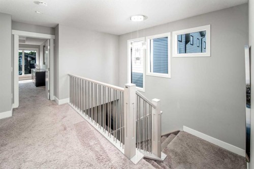 464 29 Avenue Nw, Calgary, AB - Indoor Photo Showing Other Room