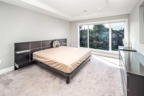 464 29 Avenue Nw, Calgary, AB - Indoor Photo Showing Bedroom