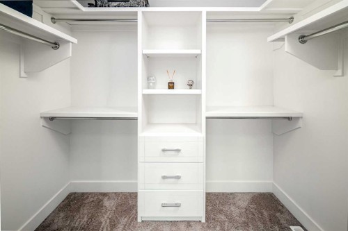 464 29 Avenue Nw, Calgary, AB - Indoor With Storage