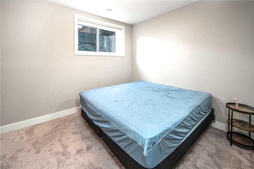 464 29 Avenue Nw, Calgary, AB - Indoor Photo Showing Bedroom