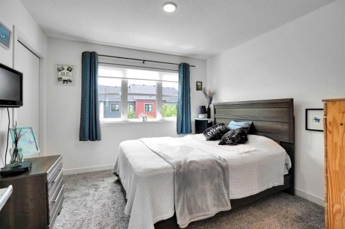 984 Walden Drive Se, Calgary, AB - Indoor Photo Showing Bedroom
