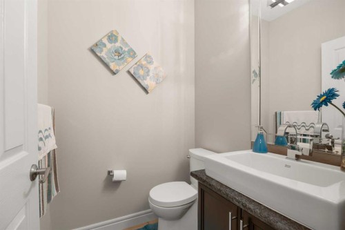 183 Aspen Acres Manor Sw, Calgary, AB - Indoor Photo Showing Bathroom
