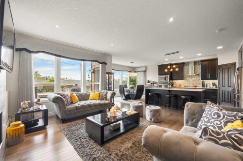 183 Aspen Acres Manor Sw, Calgary, AB - Indoor Photo Showing Living Room