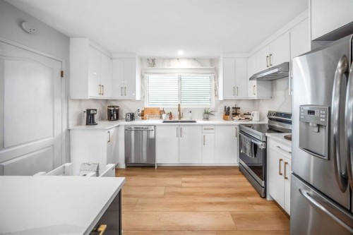 703 Millar Road Ne, Calgary, AB - Indoor Photo Showing Kitchen