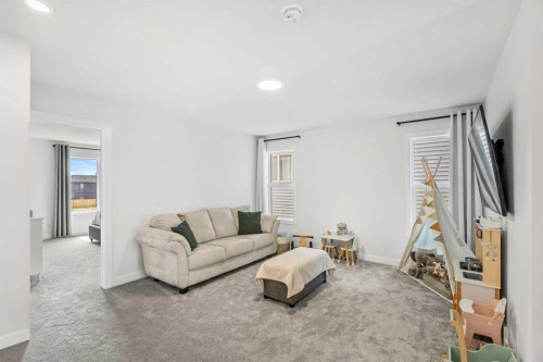 62 Southborough Crescent, Cochrane, AB - Indoor Photo Showing Other Room