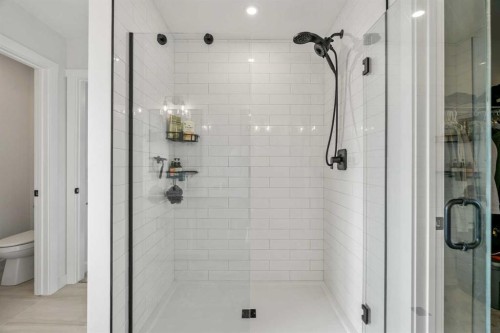 62 Southborough Crescent, Cochrane, AB - Indoor Photo Showing Bathroom