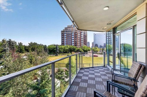 302-738 1 Avenue Sw, Calgary, AB - Outdoor With Balcony With Exterior