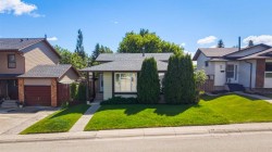 32 Beddington Rise NE Calgary, AB T3K 1N2