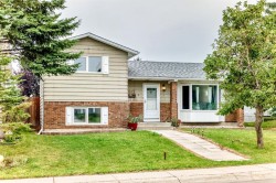 983 Rundlecairn Way NE Calgary, AB T1Y 2W7