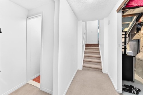 983 Rundlecairn Way Ne, Calgary, AB - Indoor Photo Showing Other Room