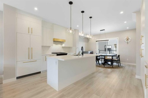 830 81 Street Sw, Calgary, AB - Indoor Photo Showing Kitchen With Upgraded Kitchen