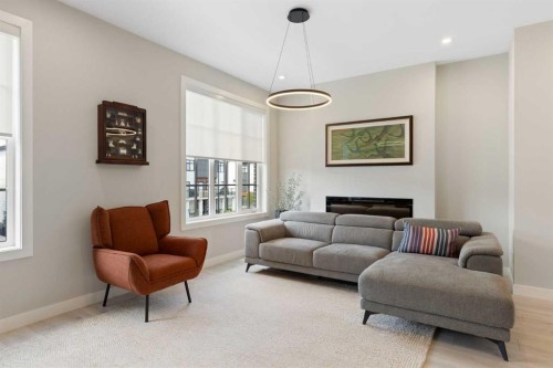 830 81 Street Sw, Calgary, AB - Indoor Photo Showing Other Room