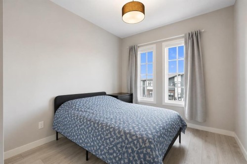 830 81 Street Sw, Calgary, AB - Indoor Photo Showing Bedroom