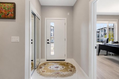 830 81 Street Sw, Calgary, AB - Indoor Photo Showing Other Room