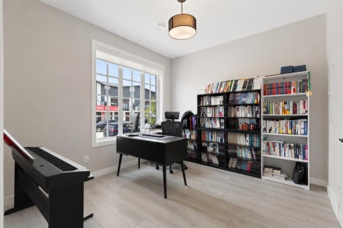 830 81 Street Sw, Calgary, AB - Indoor Photo Showing Office