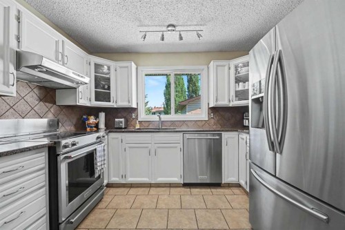 231 Cedarille Green Sw, Calgary, AB 