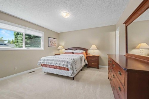 231 Cedarille Green Sw, Calgary, AB 
