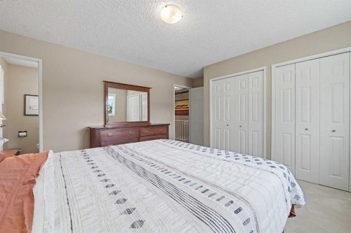 231 Cedarille Green Sw, Calgary, AB 
