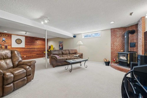 231 Cedarille Green Sw, Calgary, AB 