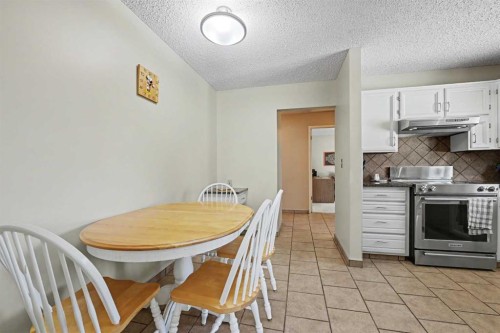 231 Cedarille Green Sw, Calgary, AB 