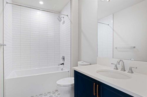 203-275 Lebel Crescent Nw, Calgary, AB - Indoor Photo Showing Bathroom