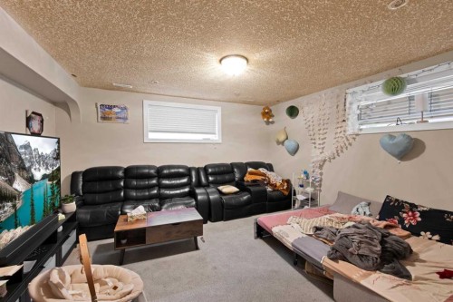 77 Saddleland Drive Ne, Calgary, AB - Indoor