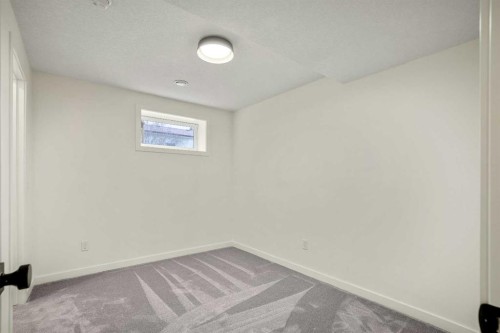 216 Oakridge Place Sw, Calgary, AB - Indoor Photo Showing Other Room