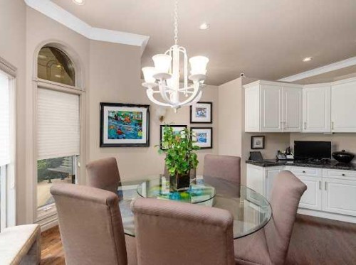39 Baycrest Court Sw, Calgary, AB - Indoor Photo Showing Dining Room