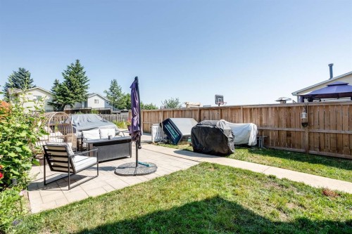 28 Martinview Road Ne, Calgary, AB - Outdoor