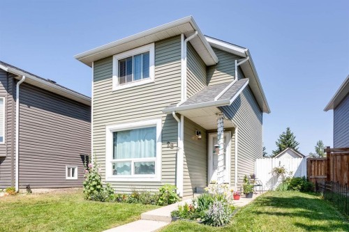28 Martinview Road Ne, Calgary, AB - Outdoor