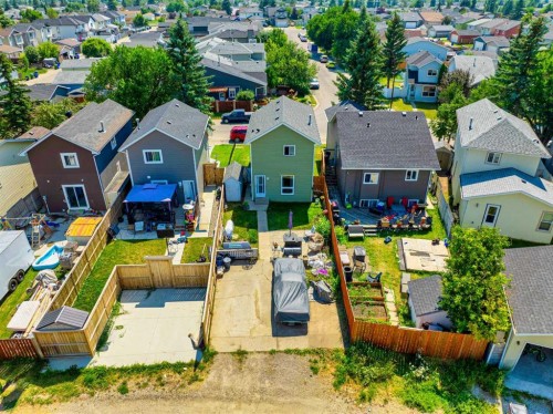 28 Martinview Road Ne, Calgary, AB - Outdoor