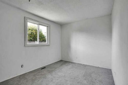 888 Rundlecairn Way Ne, Calgary, AB - Indoor Photo Showing Other Room