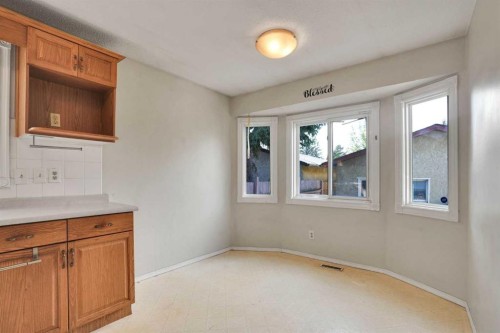 888 Rundlecairn Way Ne, Calgary, AB - Indoor Photo Showing Other Room