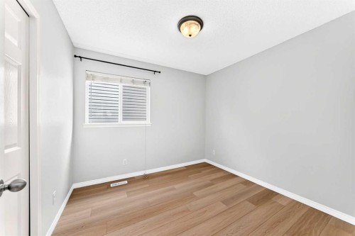 352 Copperfield Gardens Se, Calgary, AB - Indoor Photo Showing Other Room