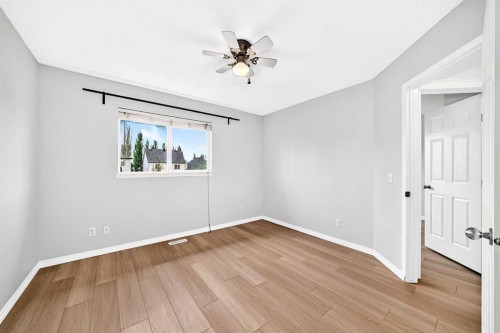 352 Copperfield Gardens Se, Calgary, AB - Indoor Photo Showing Other Room