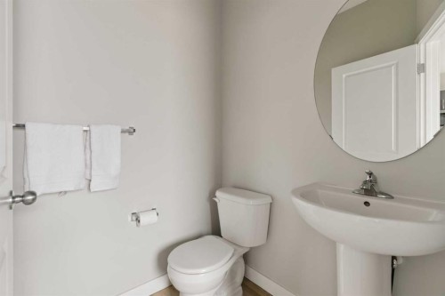 12 Wolf Creek Drive Se, Calgary, AB - Indoor Photo Showing Bathroom