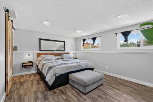 24 Penworth Crescent Se, Calgary, AB - Indoor Photo Showing Bedroom